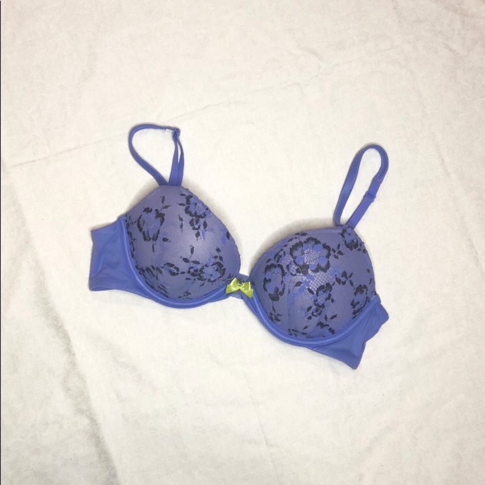 Victoria's Secret Body by Victoria Pushup Bra 34C